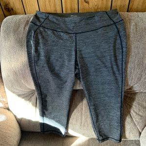 Women’s Old Navy Active Wear Capris